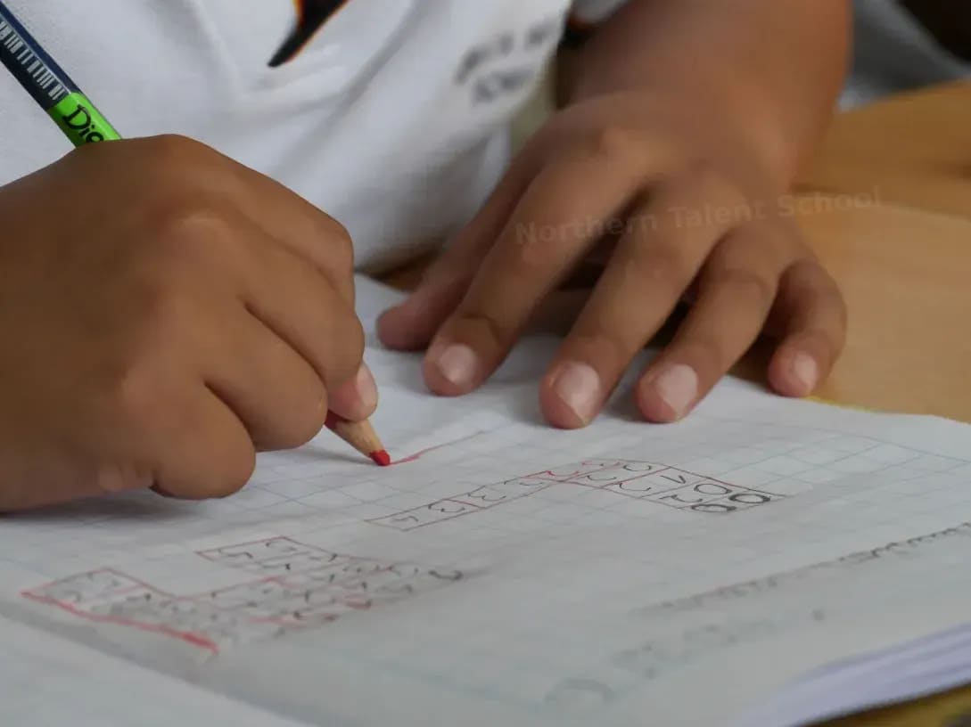 What to Look for in a Talent School Program for Kids and Teens